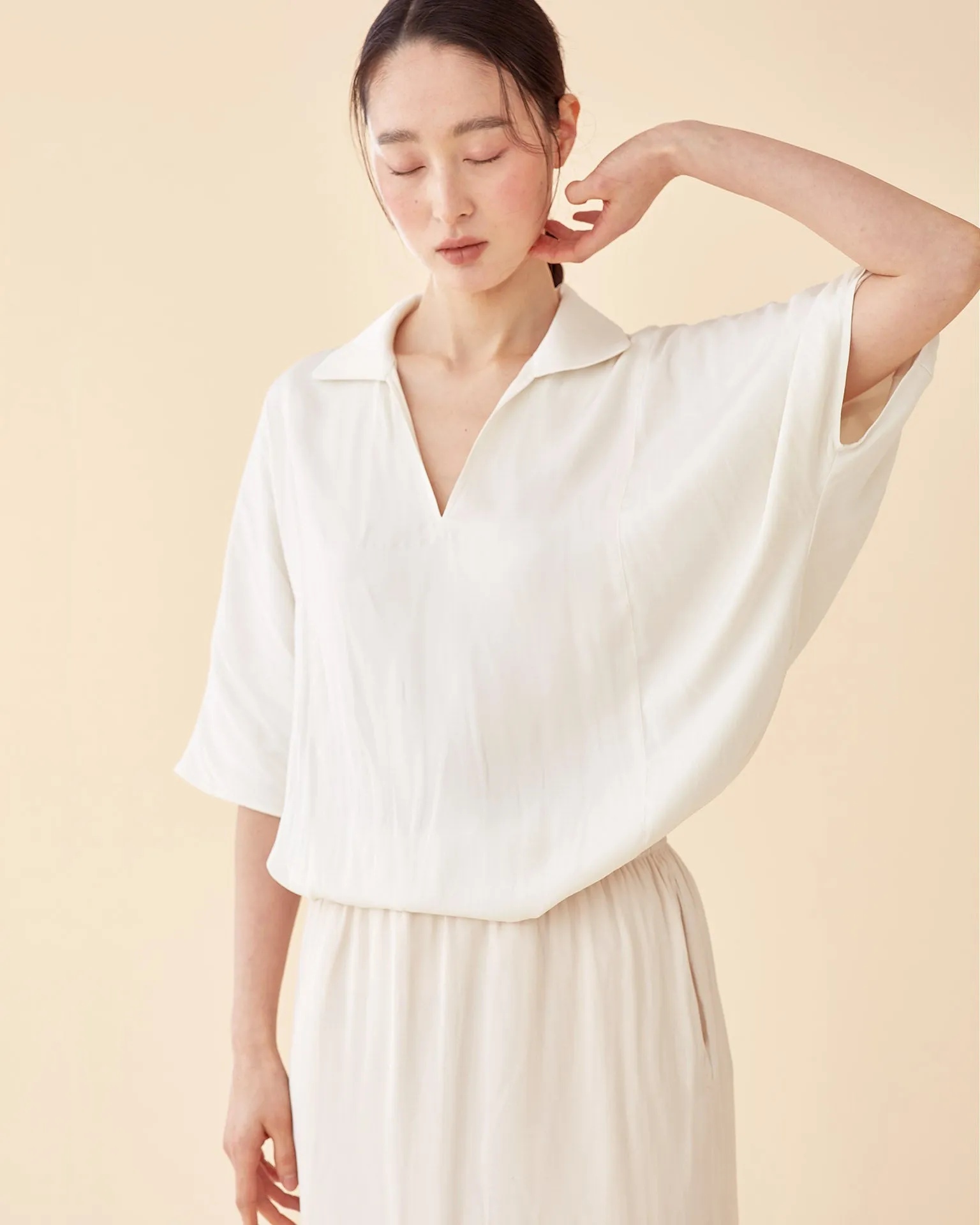 Classic Spread Collar Top / Ivory