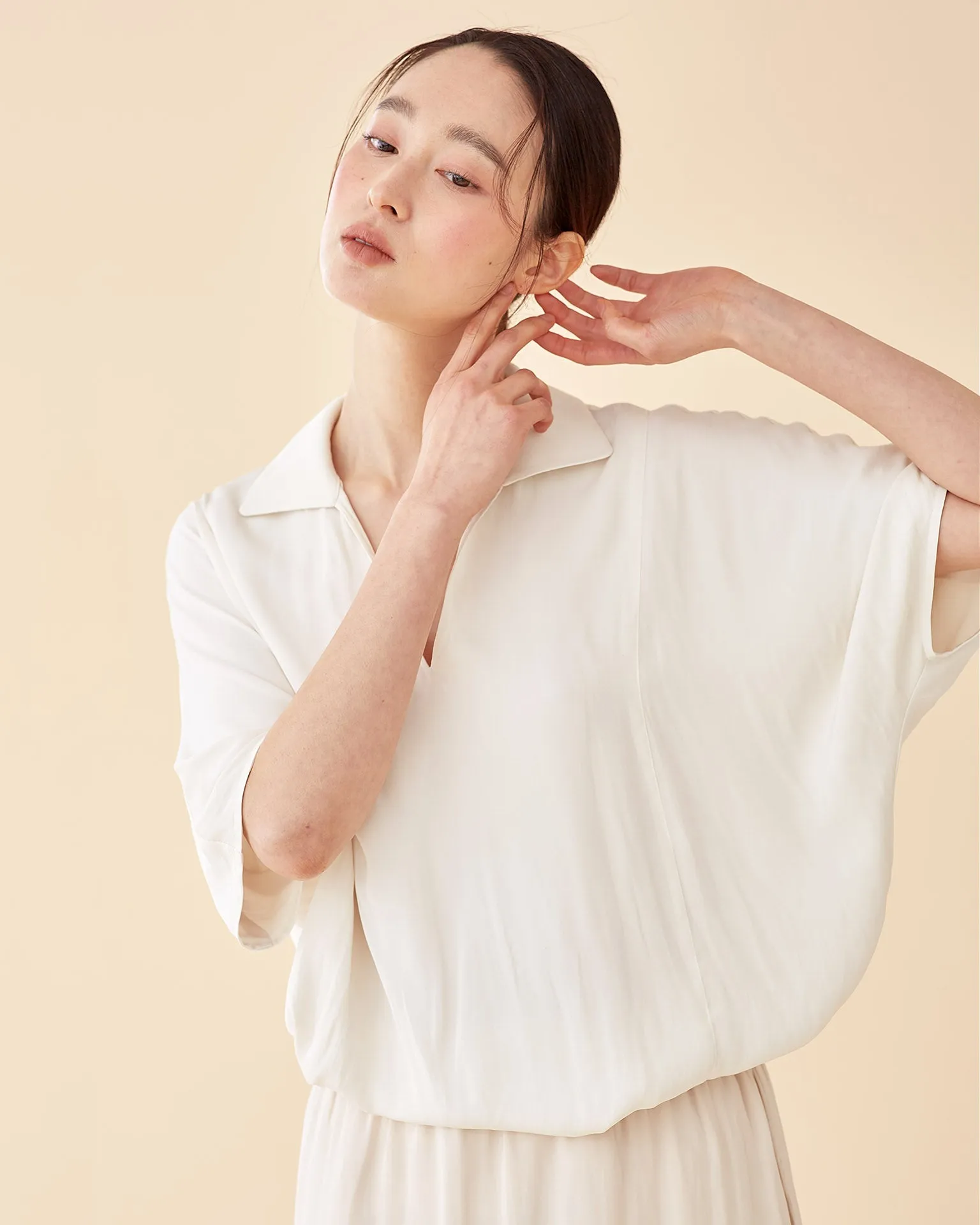 Classic Spread Collar Top / Ivory