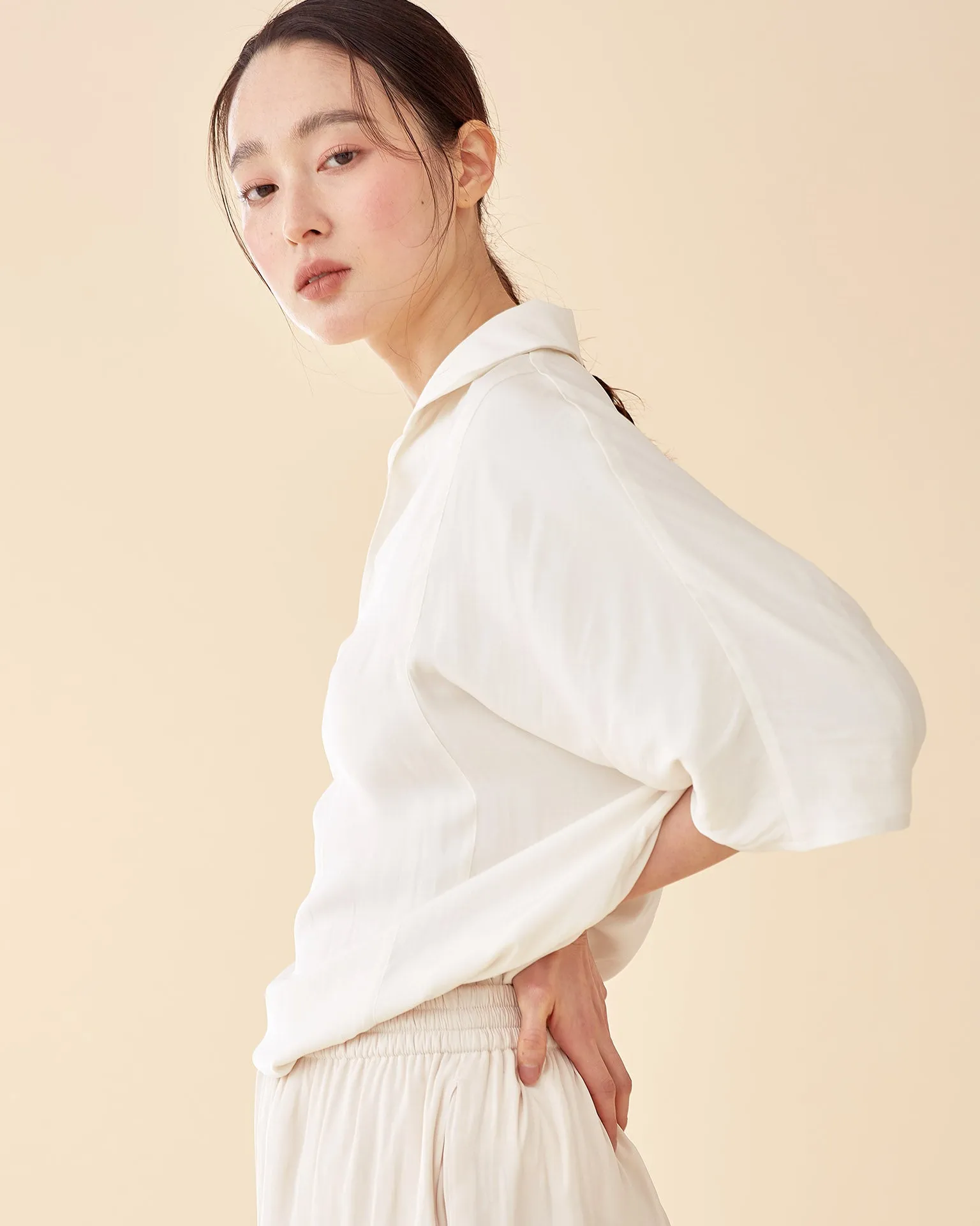 Classic Spread Collar Top / Ivory