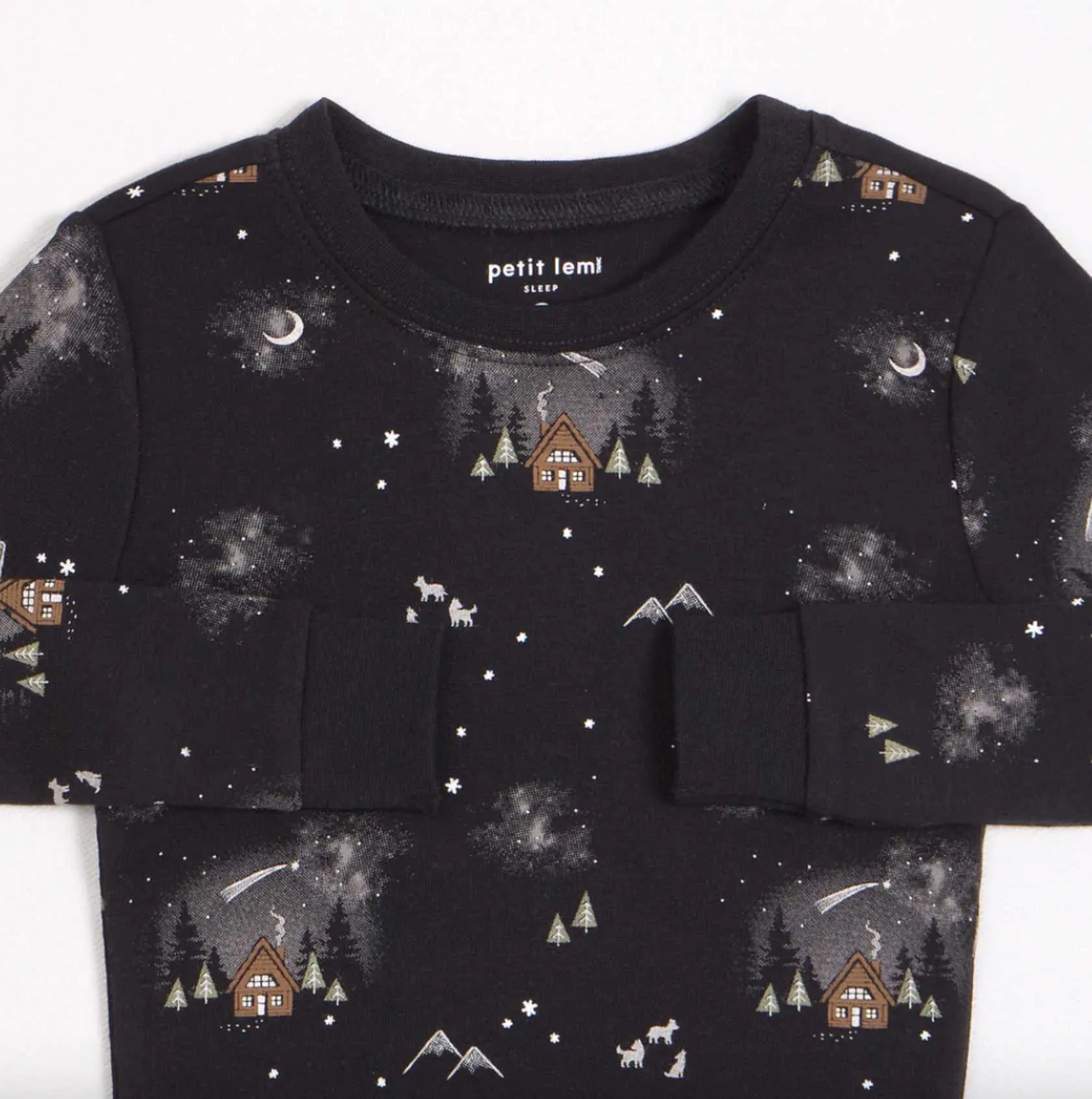 Cozy Cabin Print on Nightsky Pyjama Set | Petit Lem